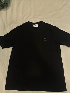 Ami Paris Black Short Sleeve Crewneck T-Shirt with Heart Motif